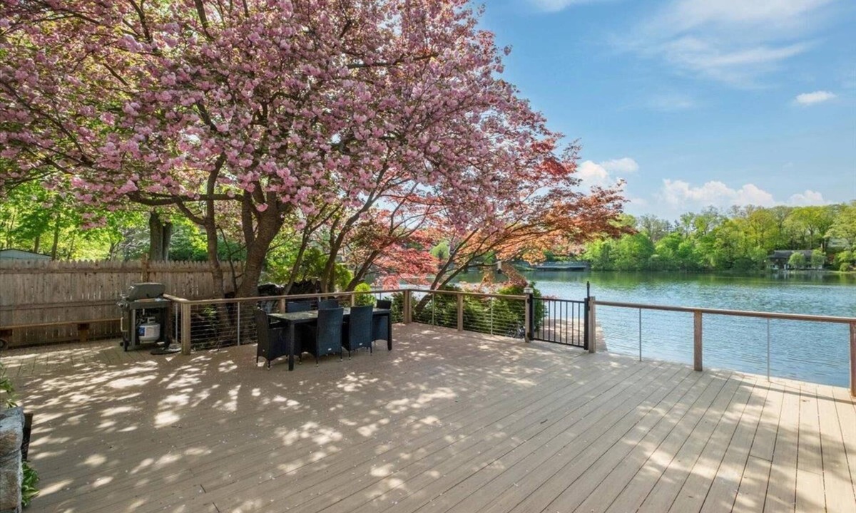 Lake Peekskill House | Lakefront Escape Sauna 1 Hr from NYC 3 spacious bedrooms