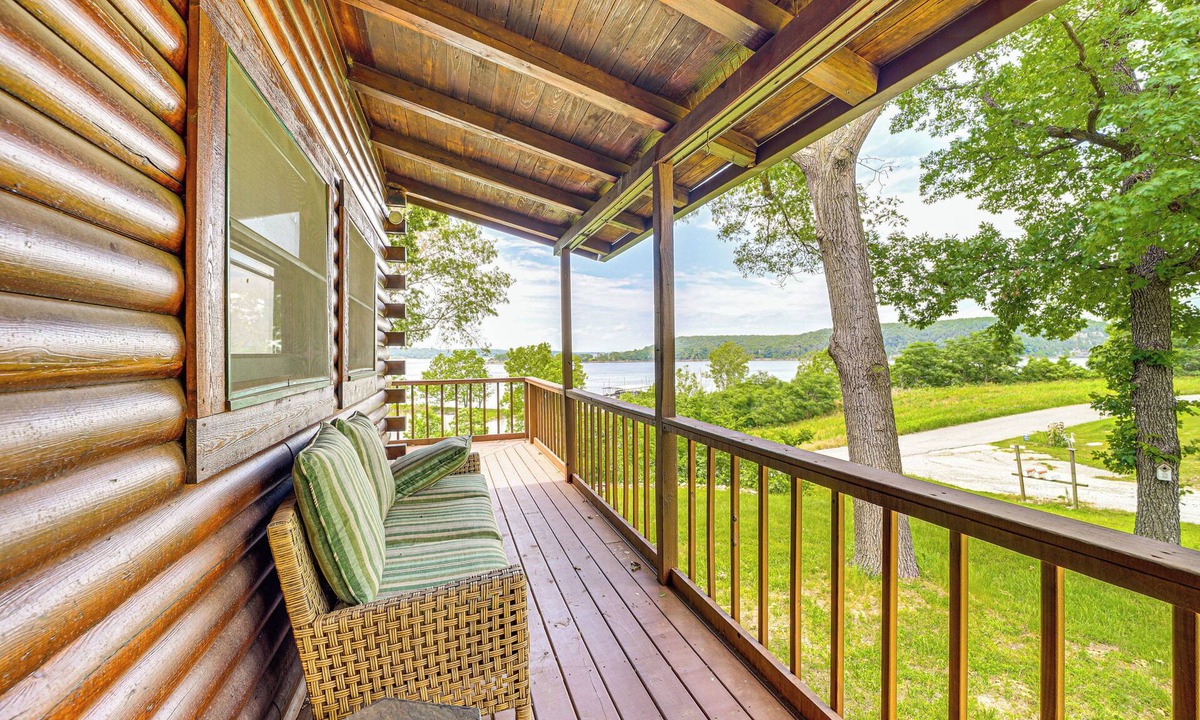 Mayes County Cottage | Lakefront Home w/Boat Ramp Near Spavinaw Rec Area
