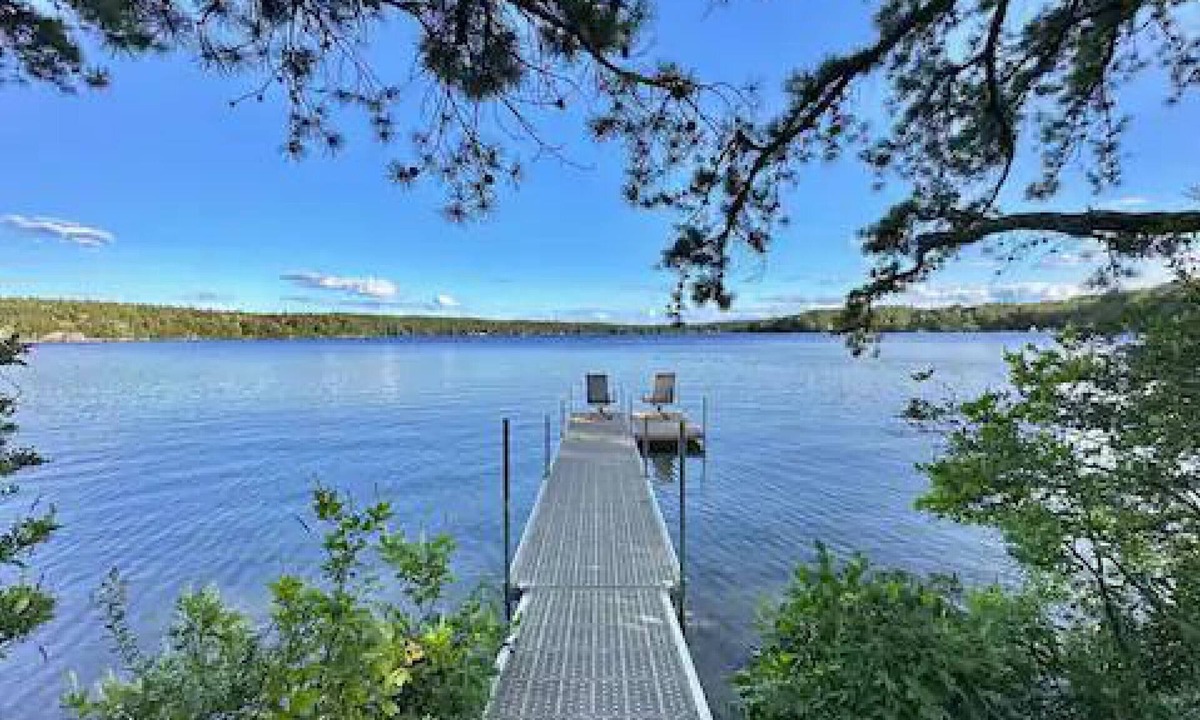 Northwood Cottage | Lakefront House on Pleasant Lake - Pet Friendly