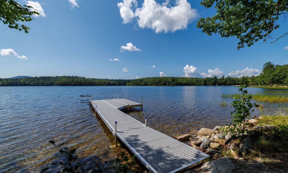 Franklin House | Lakefront Luxury The Donnell Pond House near Bar Harbor & Acadia National Park