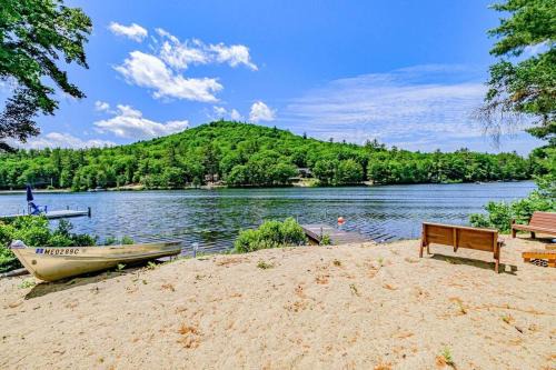 Denmark House | Lakefront Moose Pond Retreat