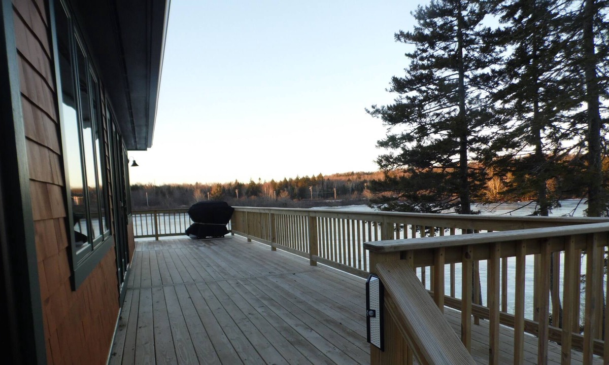 East Machias Cottage | Lakefront sunset cottage