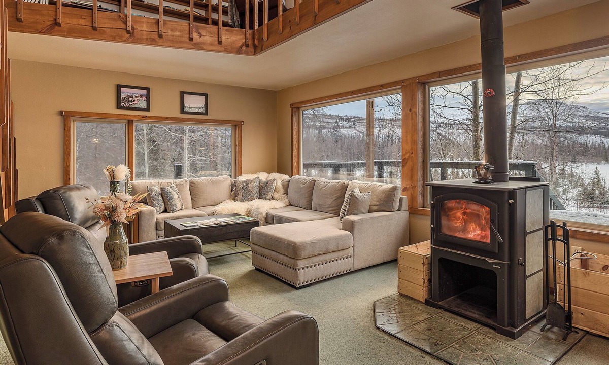 Chase Cabin | Lakeside Retreat w/Epic Mountain Views & Trails/Basecamp for Denali NP