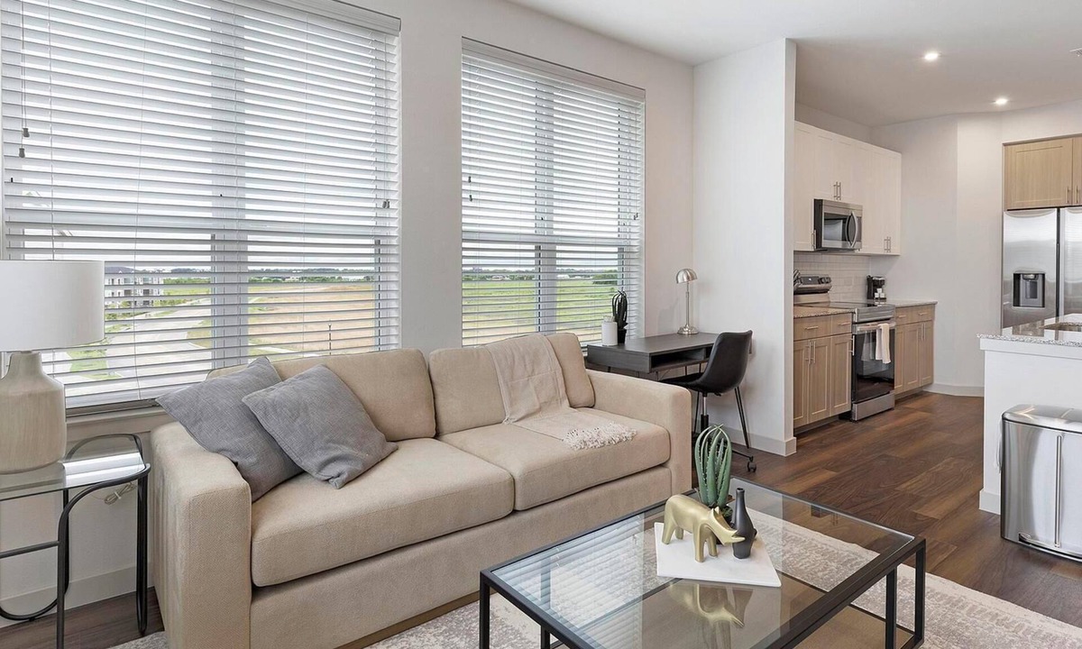 Fate Apartment | Landing | Chic 1BD, Pool, Gym