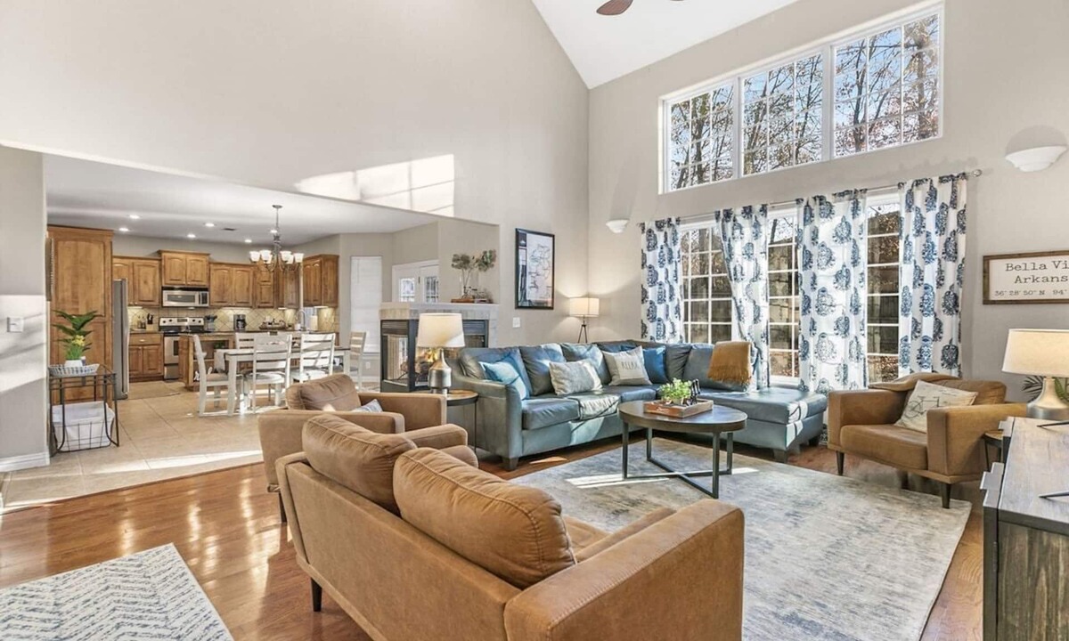 Bella Vista House | Large 5BR Bella Vista Home Near Trails | Sleeps 12 | Perfect for Riding Trips