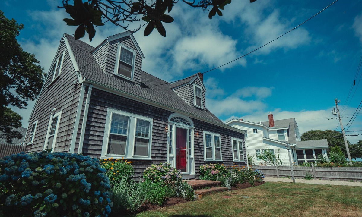 Mara Vista House | Last minute deal - walk to the beach - 4 bedroom - super cute!