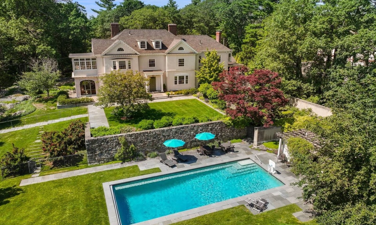 Dedham House | Lavish Boston Estate for Mid Term 31+ night Stays | Pool, 8 BR