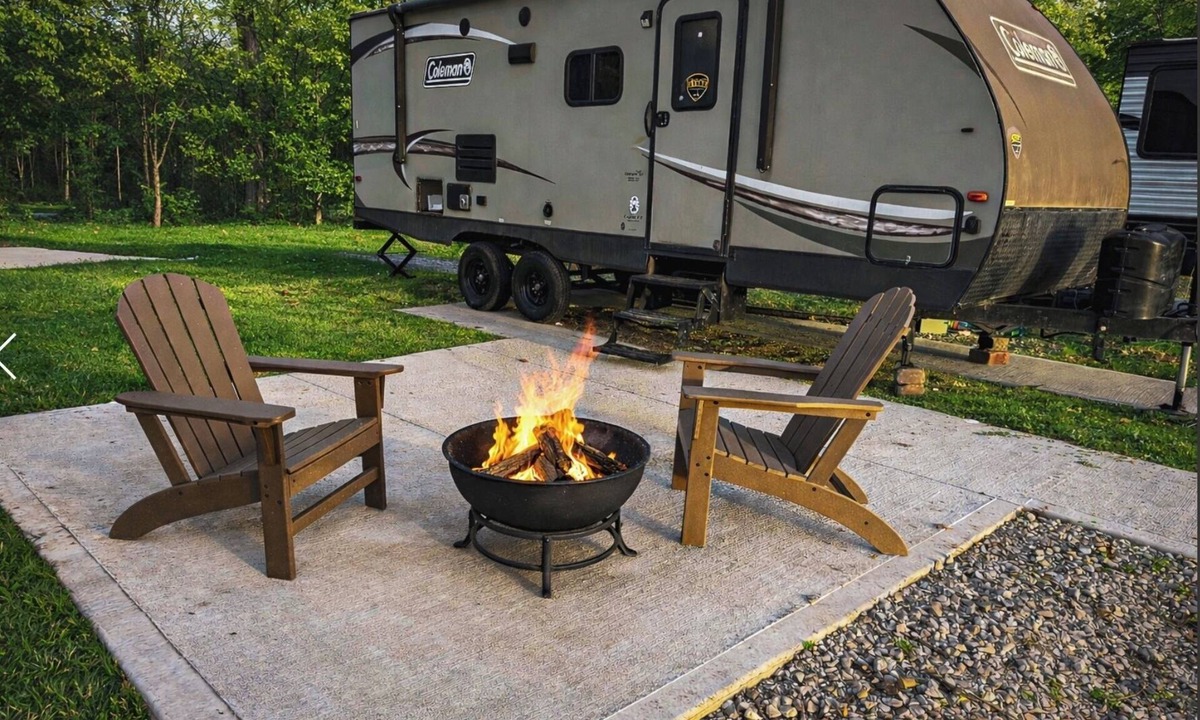 Archie House | Lazy Trailside Retreat- RV
