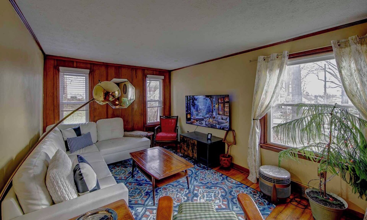 Wooster House | Lehr Court Cottage – 2nd Floor 2BR