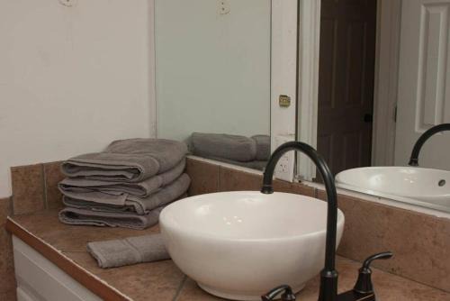 Lawton Apartment | Less than 1 mile from Fort Sill 2 bedrooms!