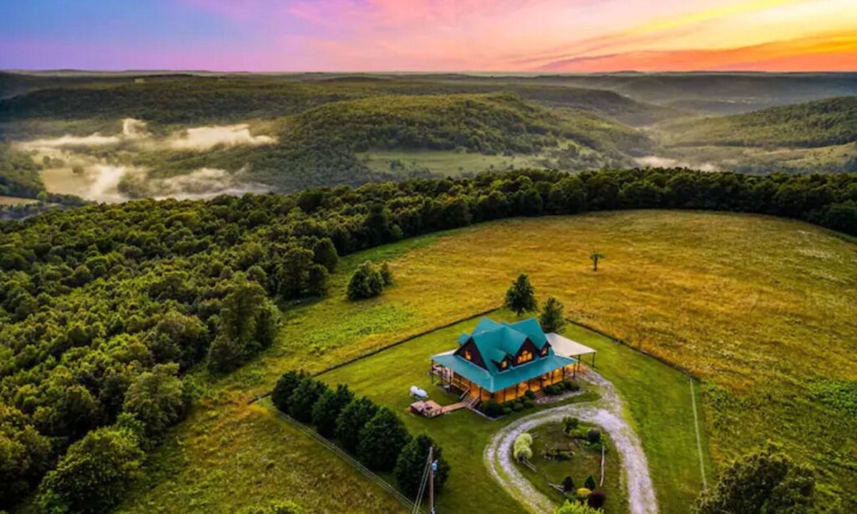 Ponca Cabin | Lodge at OZK Ranch- Incredible mountaintop cabin with hot tub and views
