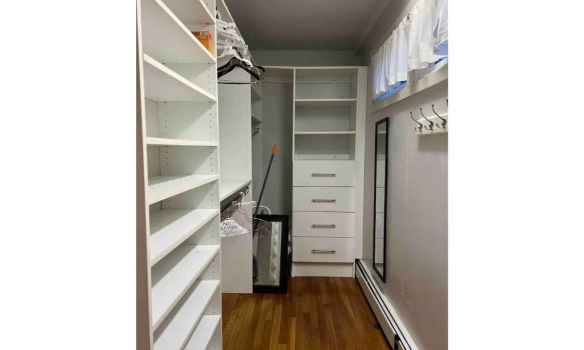 Providence House | Lovely 2-bedrooms rental unit with free parking.