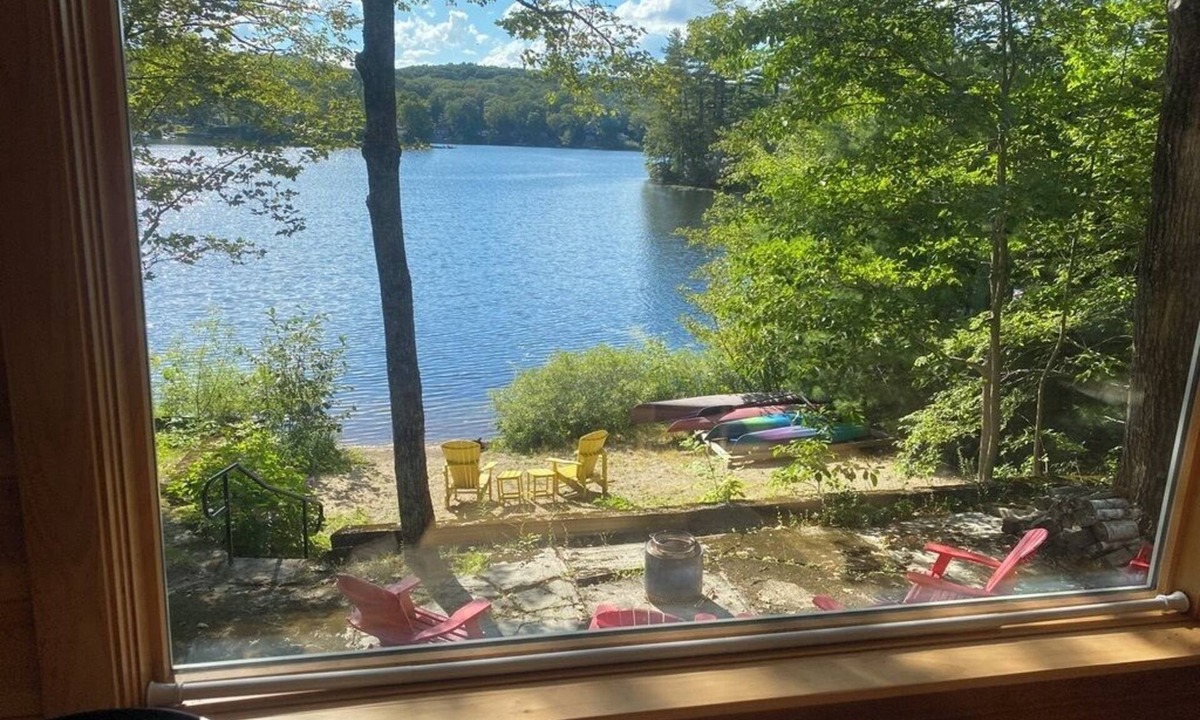 Westhampton Cottage | Lovely lakefront cottage, filled with light
