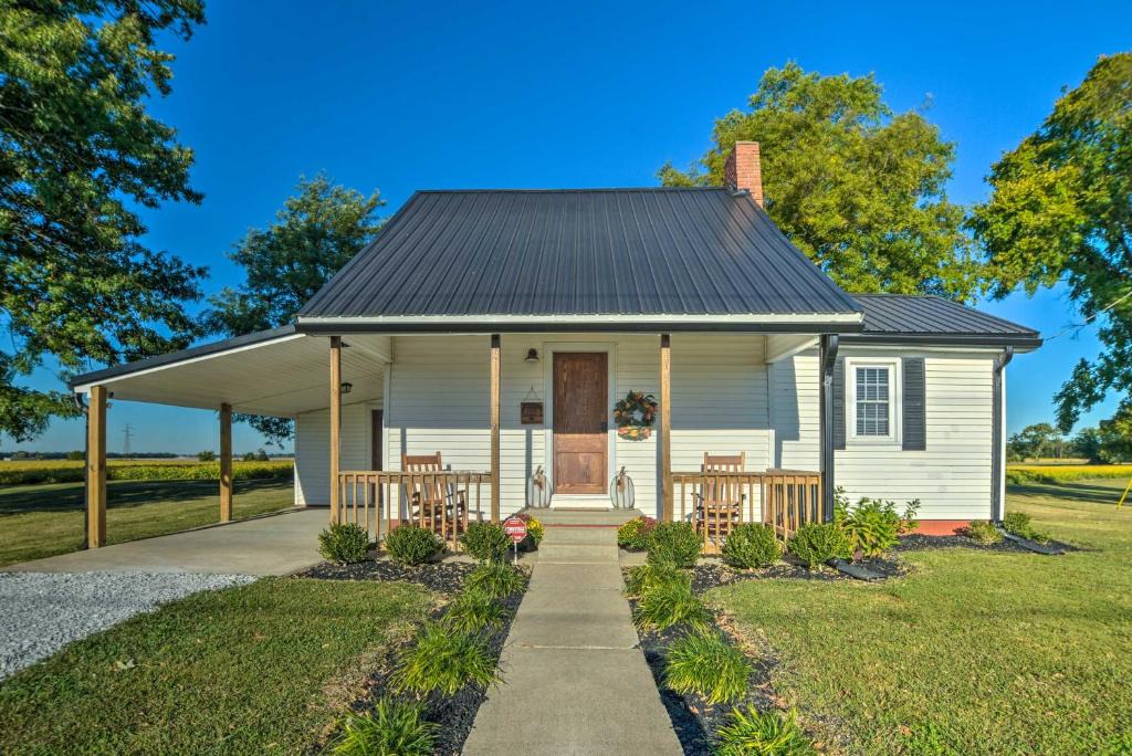 Oak Grove House | Lovely Pembroke Retreat w/Beautiful Patio!