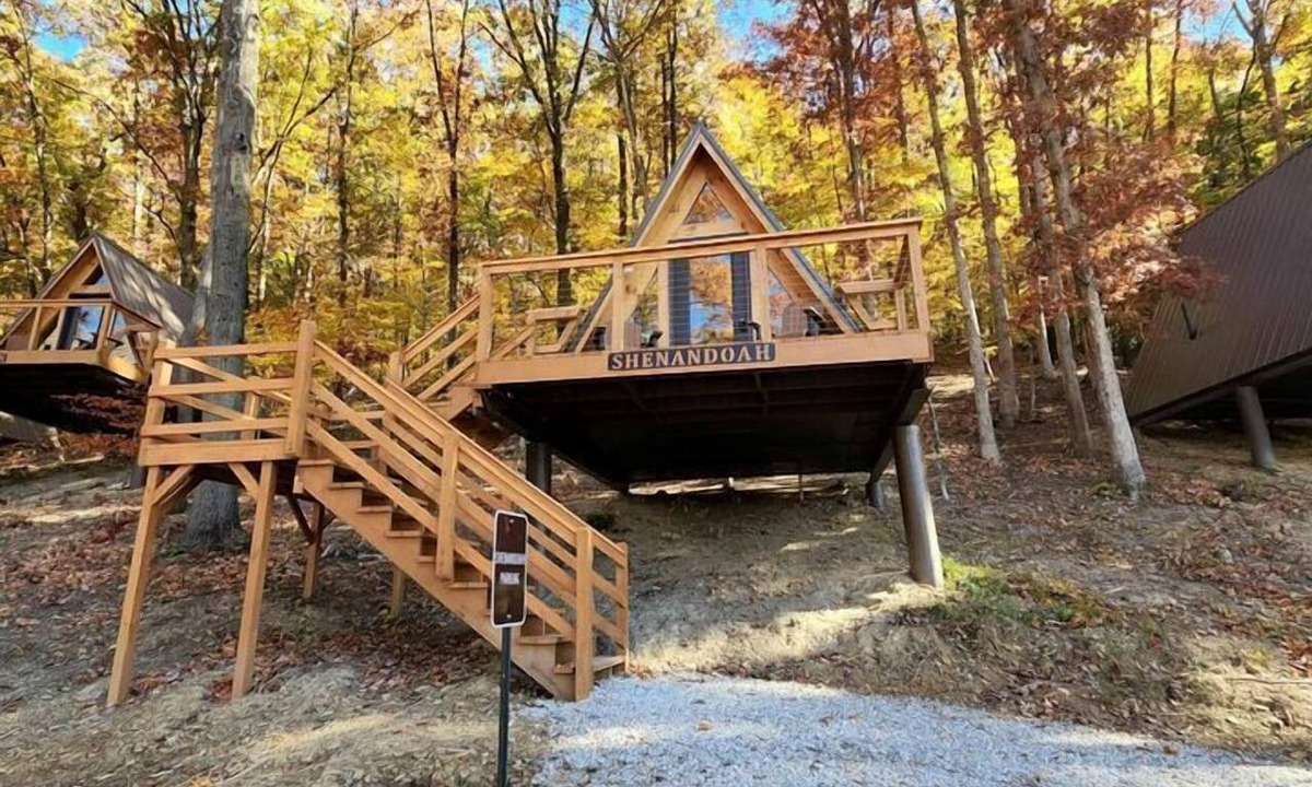 Scio Cabin | Lovely Rural Cabin Nestled Among Nature by Tappan Lake in Ohio