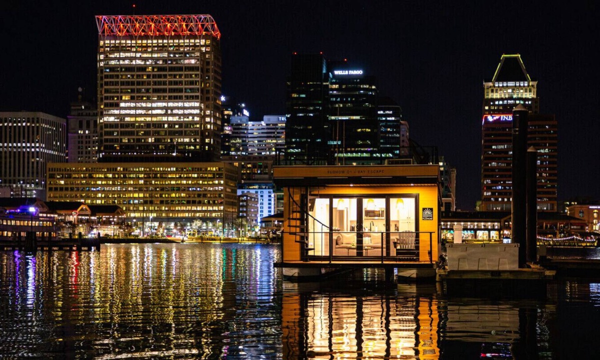 Inner Harbor Boat Rental | Luxe Houseboat: Breathtaking Skyline 360 Views
