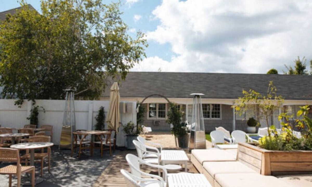 North Sea Hotel | Luxurious 1BR Poolside, Daily Breakfast, Patio