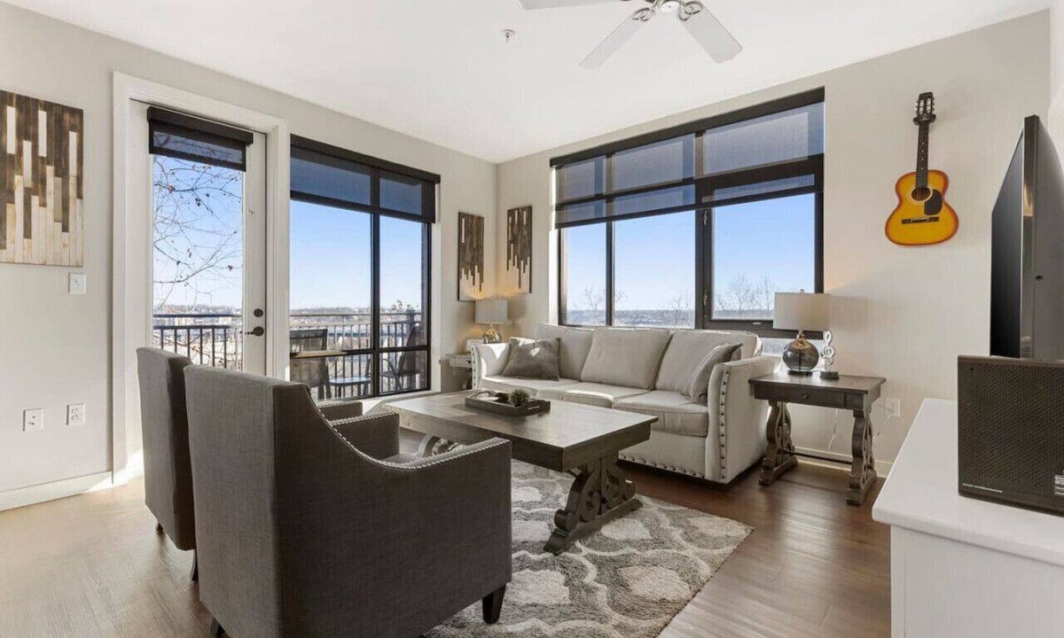 Rolling Mill Hill Condo | Luxurious Downtown Corner Views 2 bed 2bath-#211