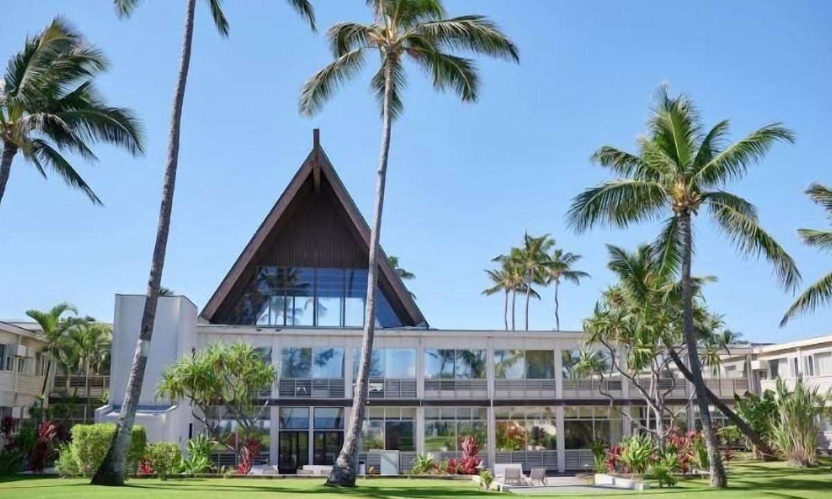Kahului Apartment | Luxurious Oceanfront Room w/ WiFi, Private Lanai, & Amazing Views of the Pacific
