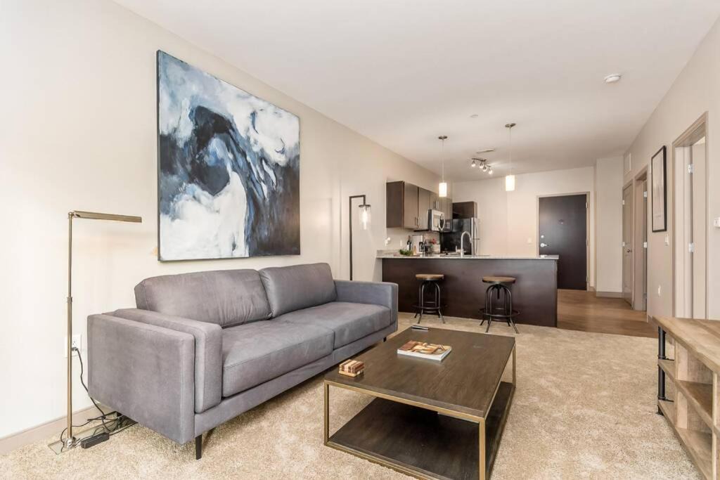 Scioto Mile Apartment | LUXURY 1BR APARTMENT l ENTERTAINMENT FREE PARK