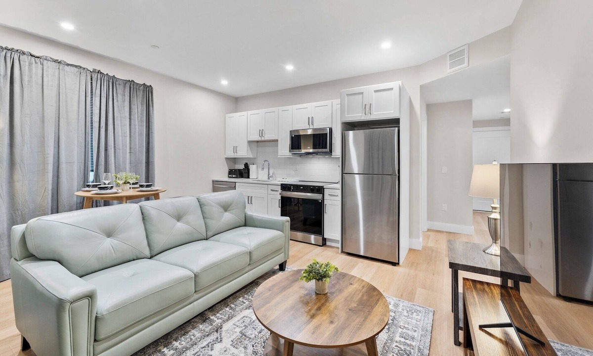 Prospect Hill Apartment | Luxury 2BR near Cambridge