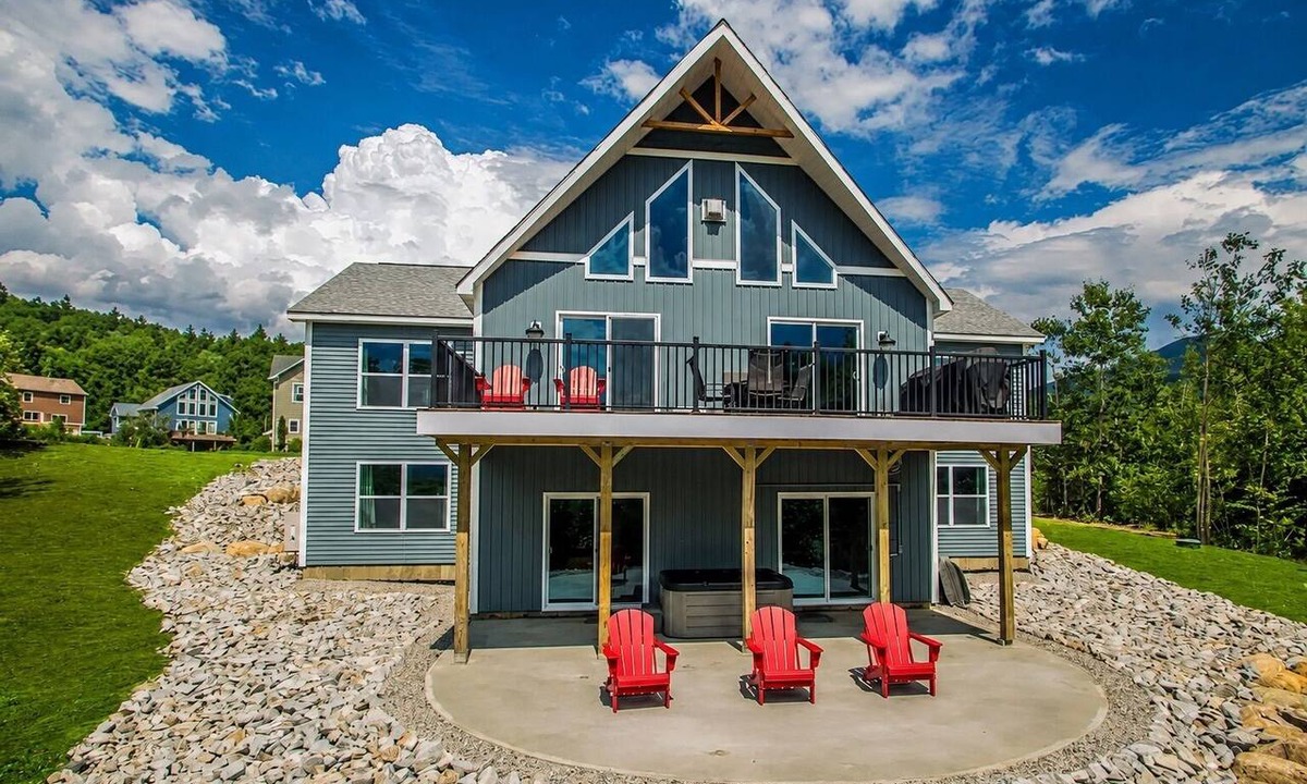 Intervale House | Luxury 3700 sf Home with Mountain Views, Hot Tub, Sauna, Game Room