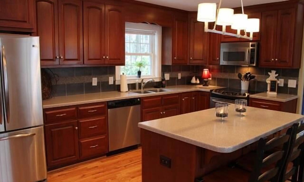 Jonesville House | Luxury Accommodations in Yadkin Valley Wine Country, Elkin, NC