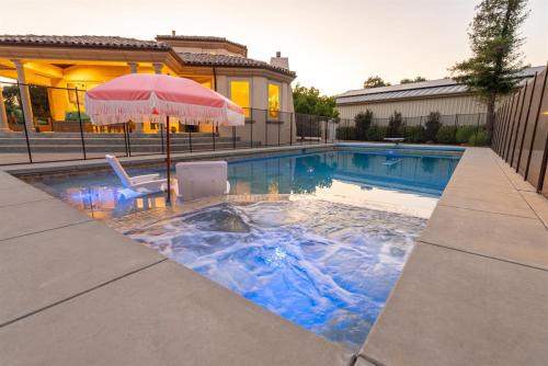 Templeton Villa | Luxury Estate Pool, Spa, Casita Sleeps 12