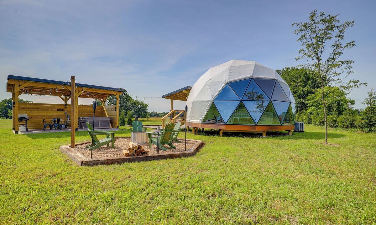 Butler Apartment | Luxury Glamping Dome w/Private Hot Tub in Butler