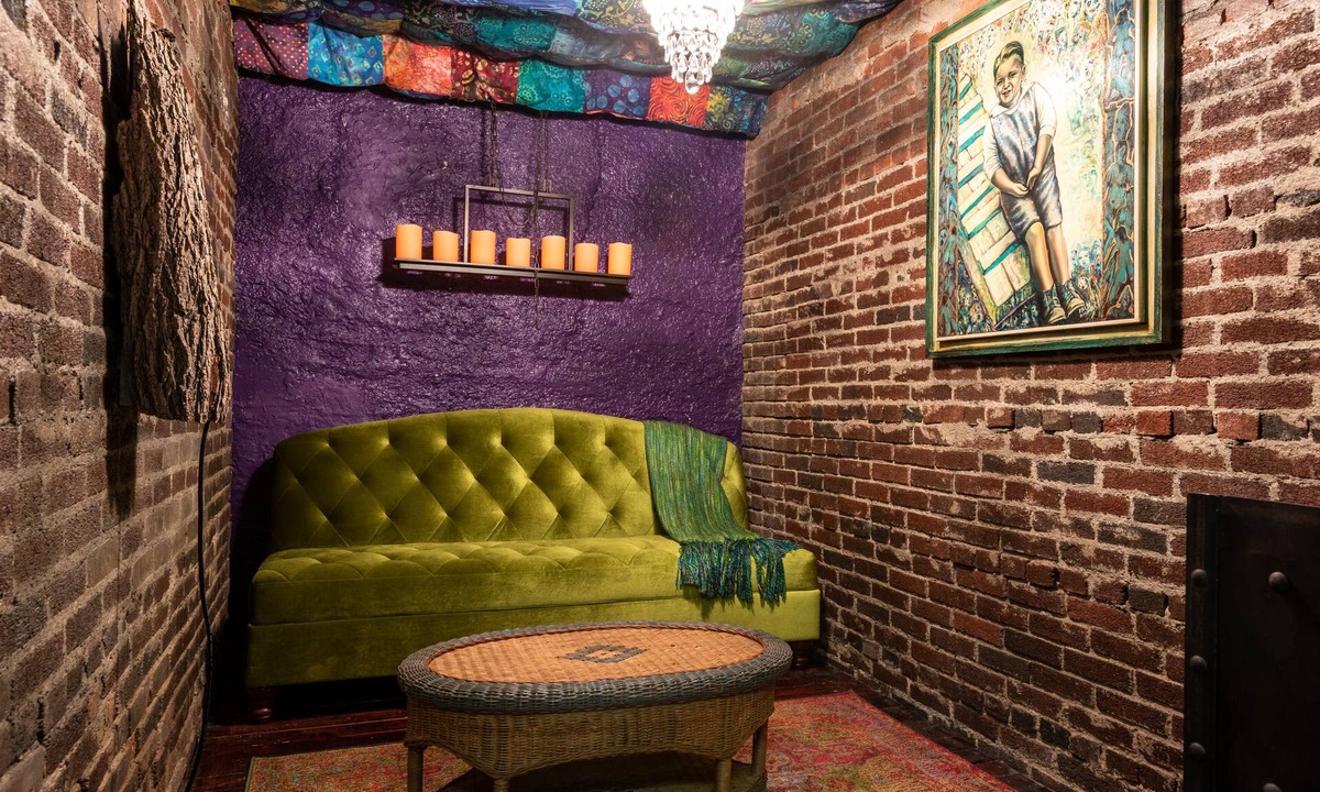 Hudson House | Madhatter Lounge in the cemetery Schoolhouse