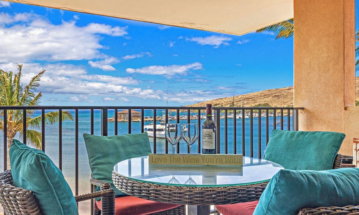 Maalaea Condo | Magnificent Oceanfront Luxury Dolphin Suite with Your Own Private Elevator!