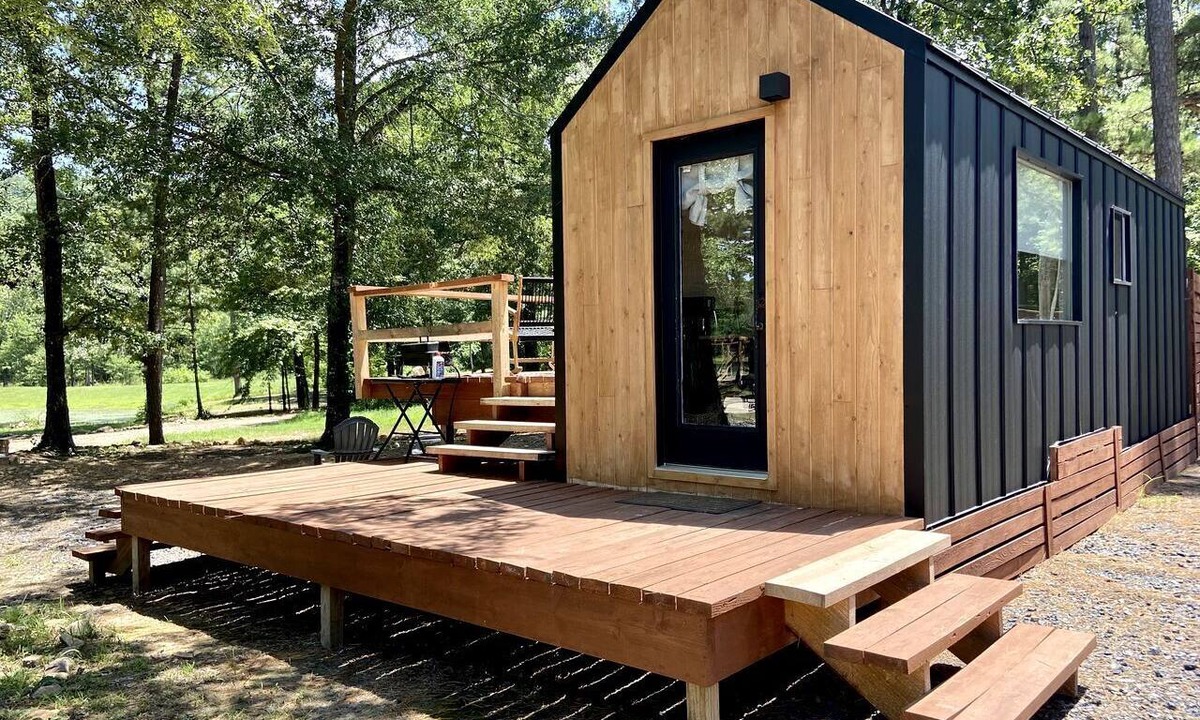 Boles Cabin | Majestic Nordic Tiny House with Private Deck, Grill and Fire Pit in Arkansas
