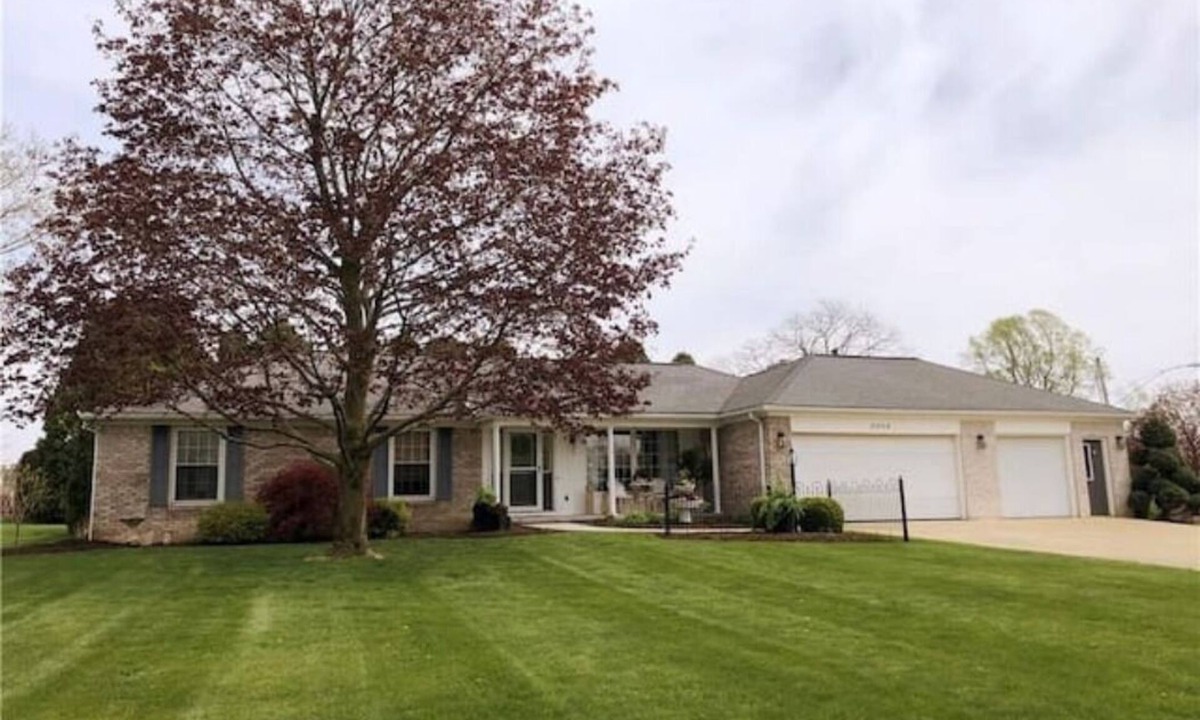 Millersburg House | Maple Street Hideaway -Berlin- Walk into town to eat and shop
