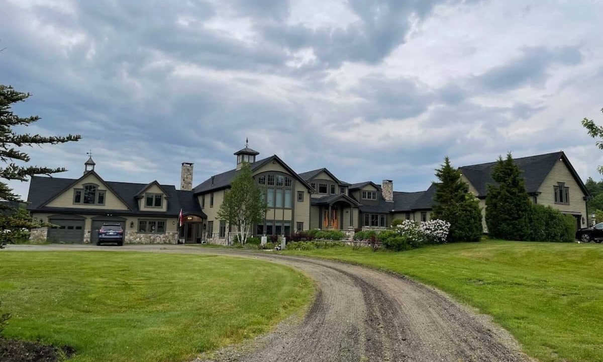 Cumberland Center Bed & Breakfast | Maplewood 4B (Green Room)