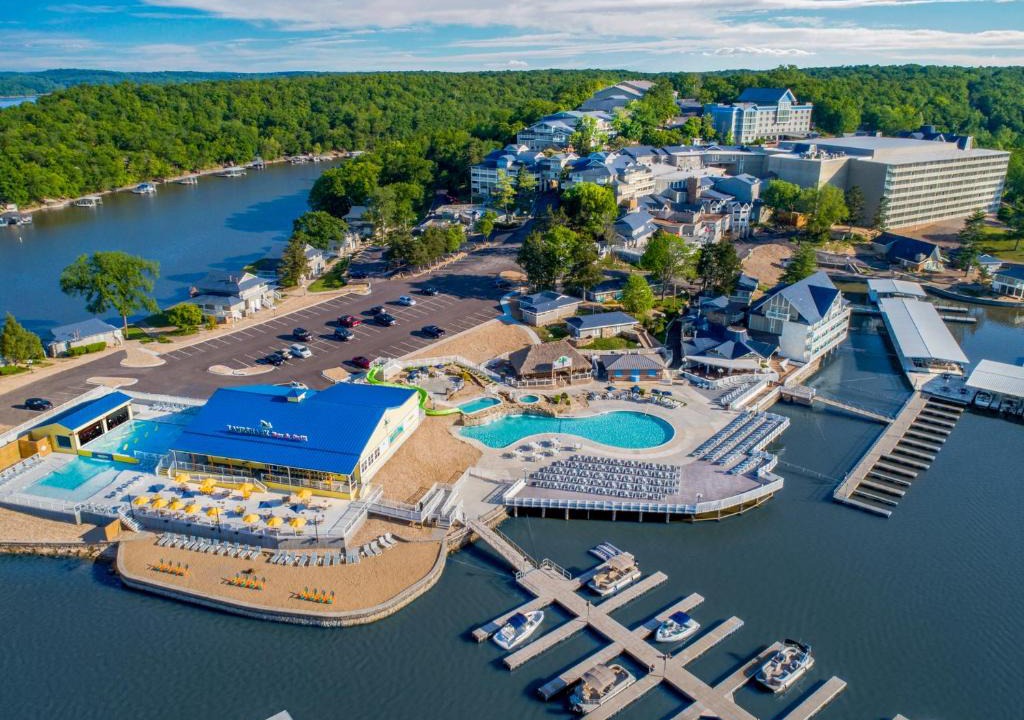 Osage Beach Hotel | Margaritaville Lake Resort Lake of the Ozarks