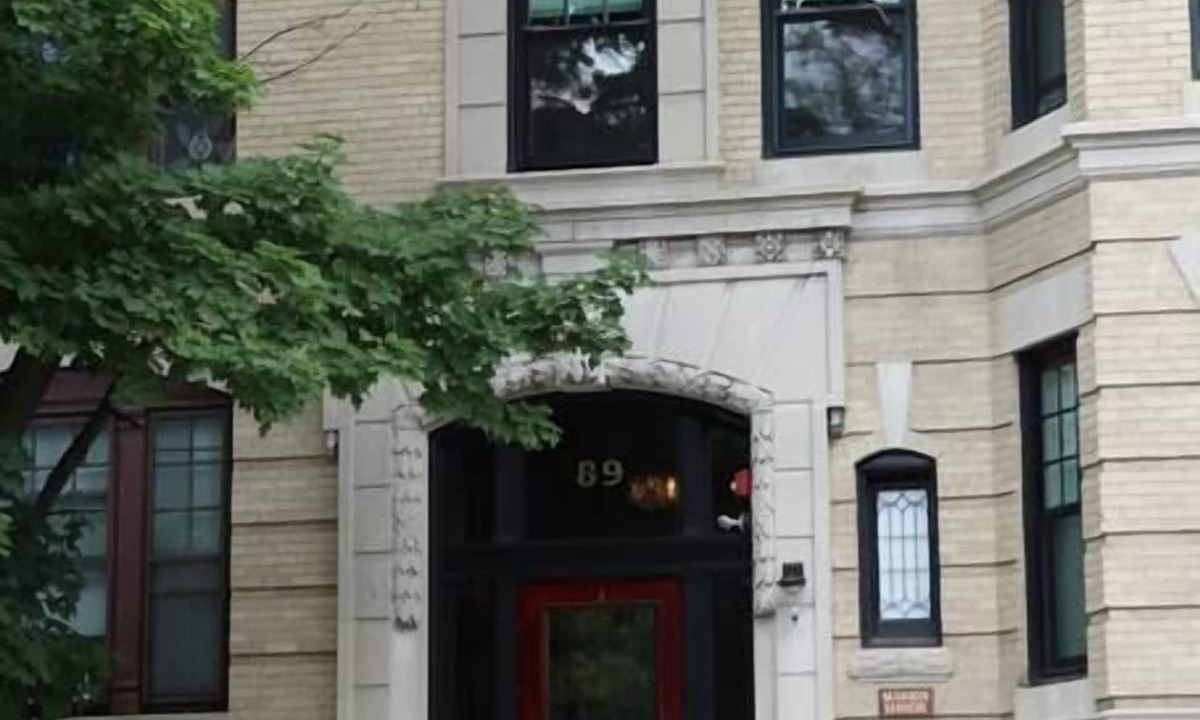 Griggs Park Apartment | Maverick Suites at 89 Marion