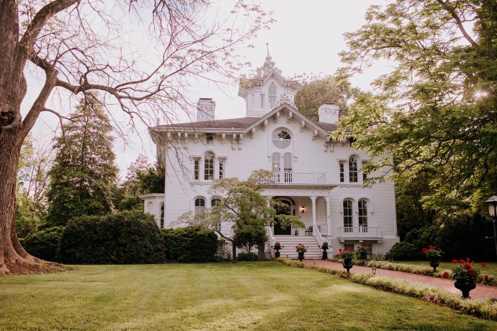 Orange Bed & Breakfast | Mayhurst Estate