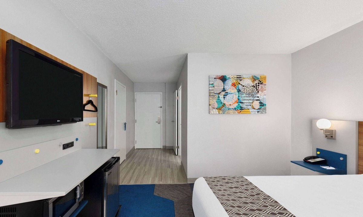 Bowling Green Hotel | Microtel Inn by Wyndham Bowling Green