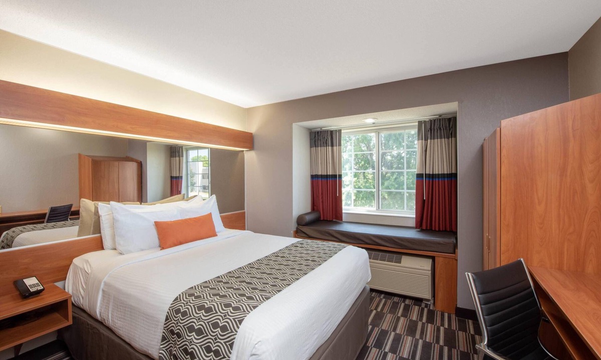 Springfield Hotel | Microtel Inn & Suites by Wyndham Springfield