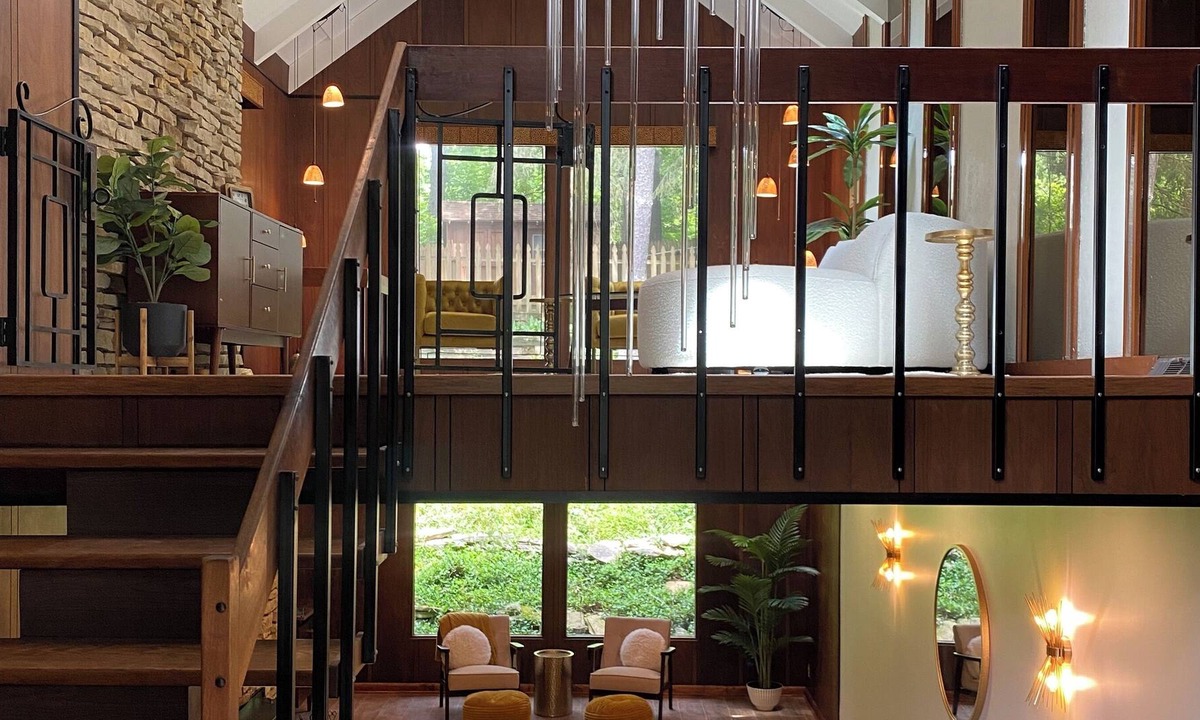 Kilbourne House | Mid Century 70s Retro Retreat