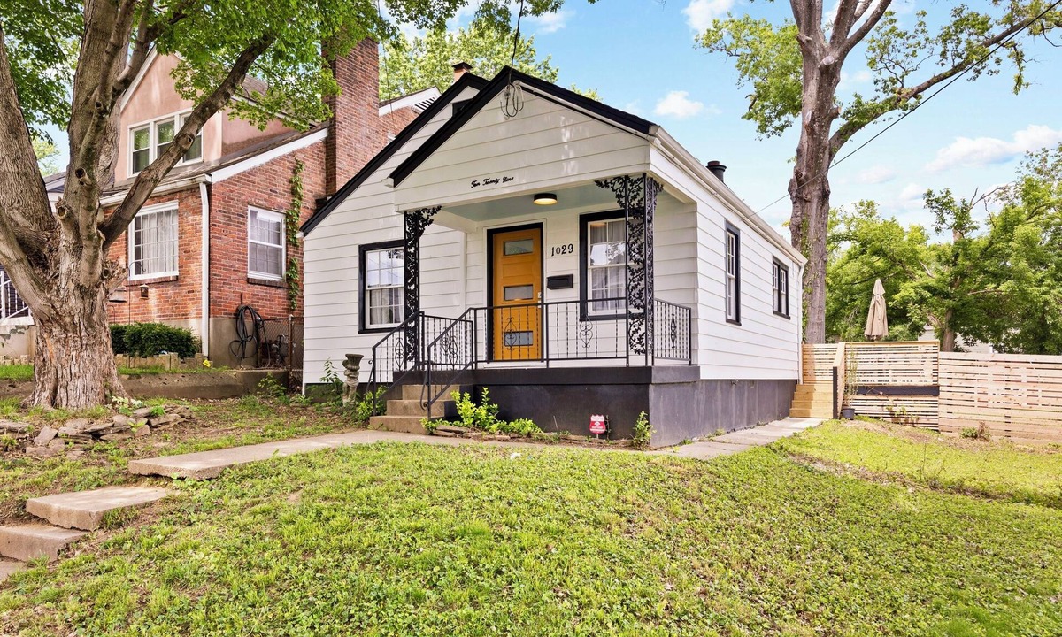 Schnitzelburg House | Mid-Century Modern Gem Pet-Friendly 2BR w/Deck