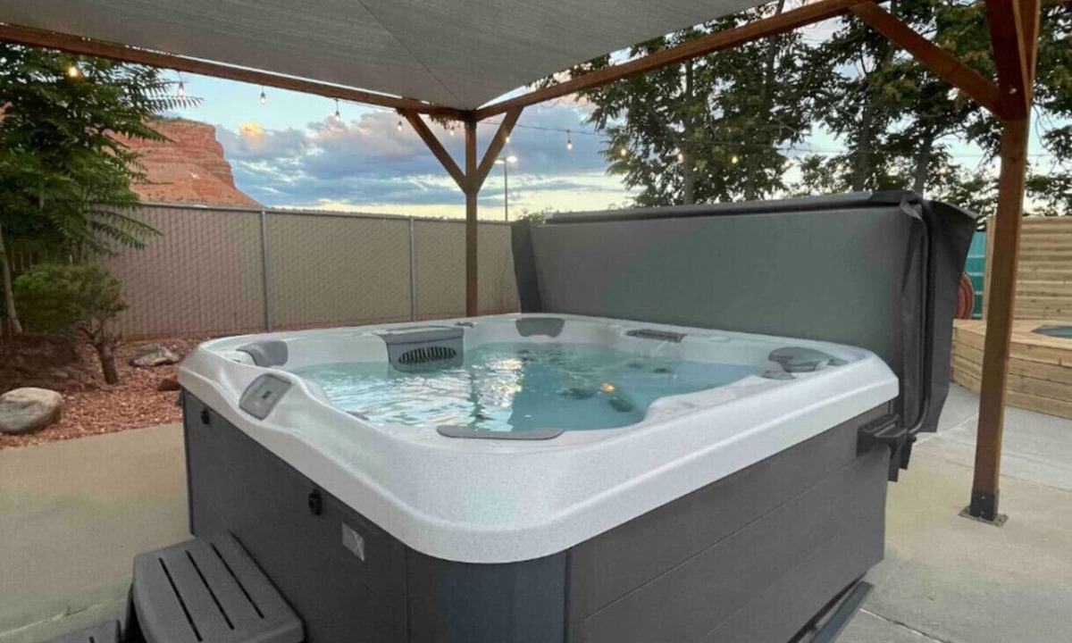 Kanab Hotel | Mid or Long-Term | Hot Tub| Washer & Dryer