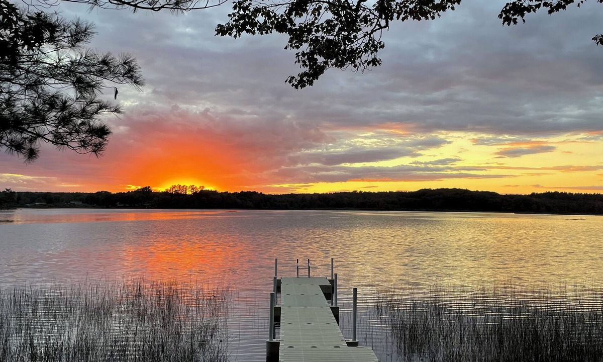 Waldoboro Cottage | Midcoast Maine Lakefront Cottage in the Woods