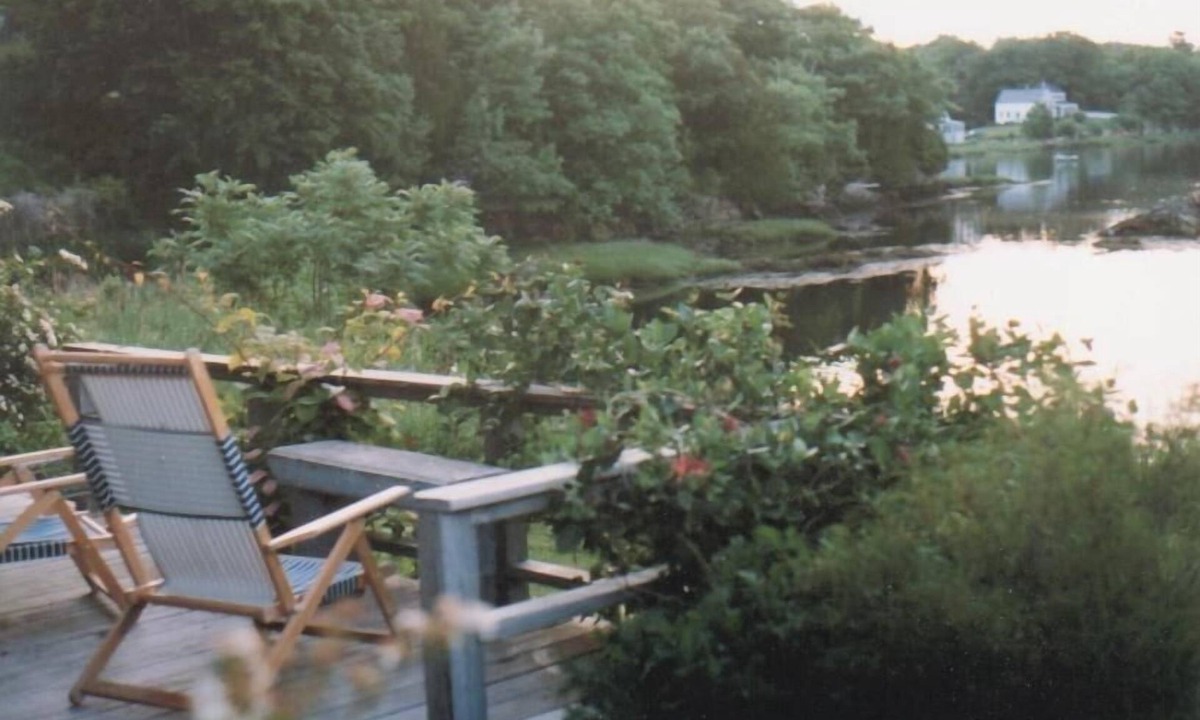 Phippsburg House | Millpond, Quiet, near Beach, fireplace, bird watching w. bird feeder, library