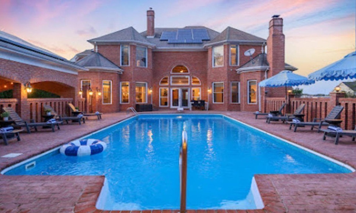 Berlin House | Mins to Golf & Ocean City! Sleeps 16 w. Game Room!