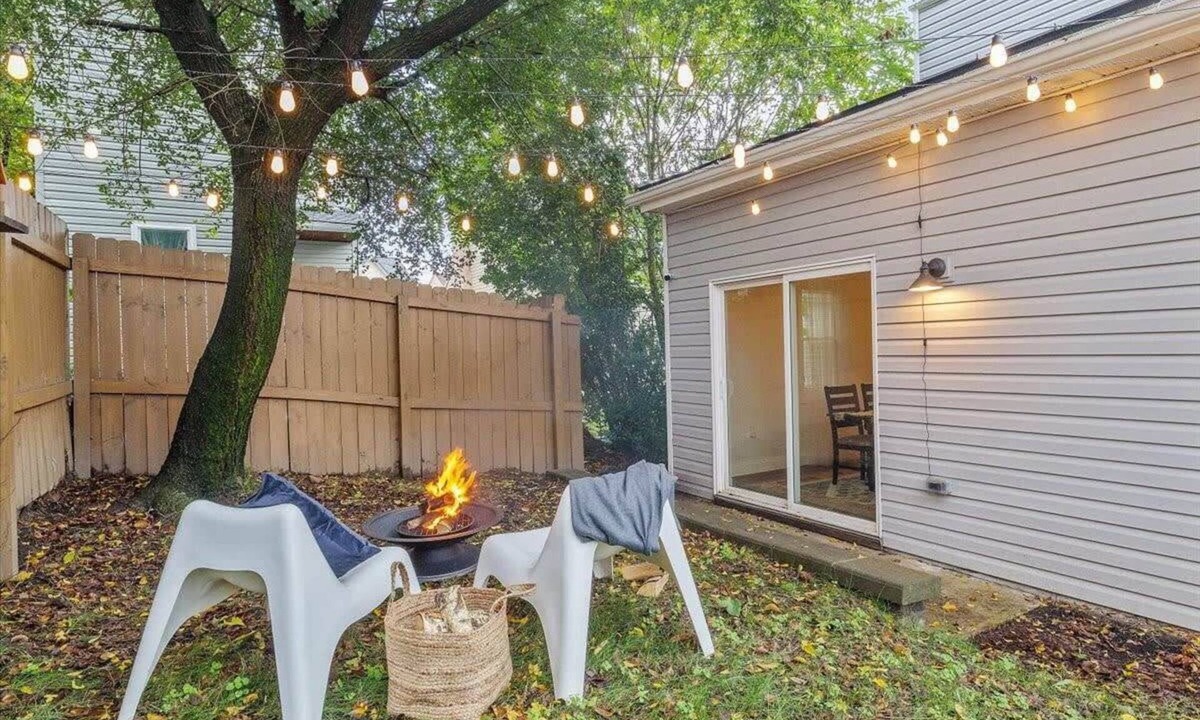 Pittsburgh House | Mins to Stadiums - Fenced Yard - Fire Pit