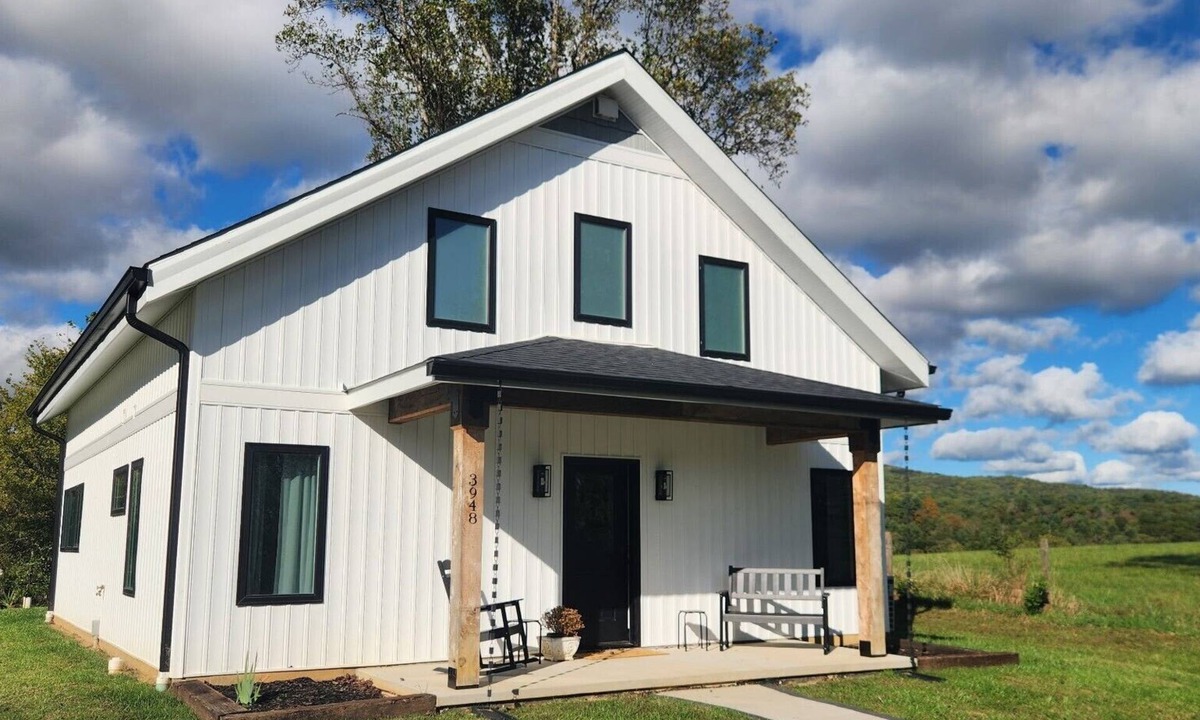 Blacksburg House | Minutes from VT! Beautiful new 3 bed, 3.5 bath home in super quiet location.