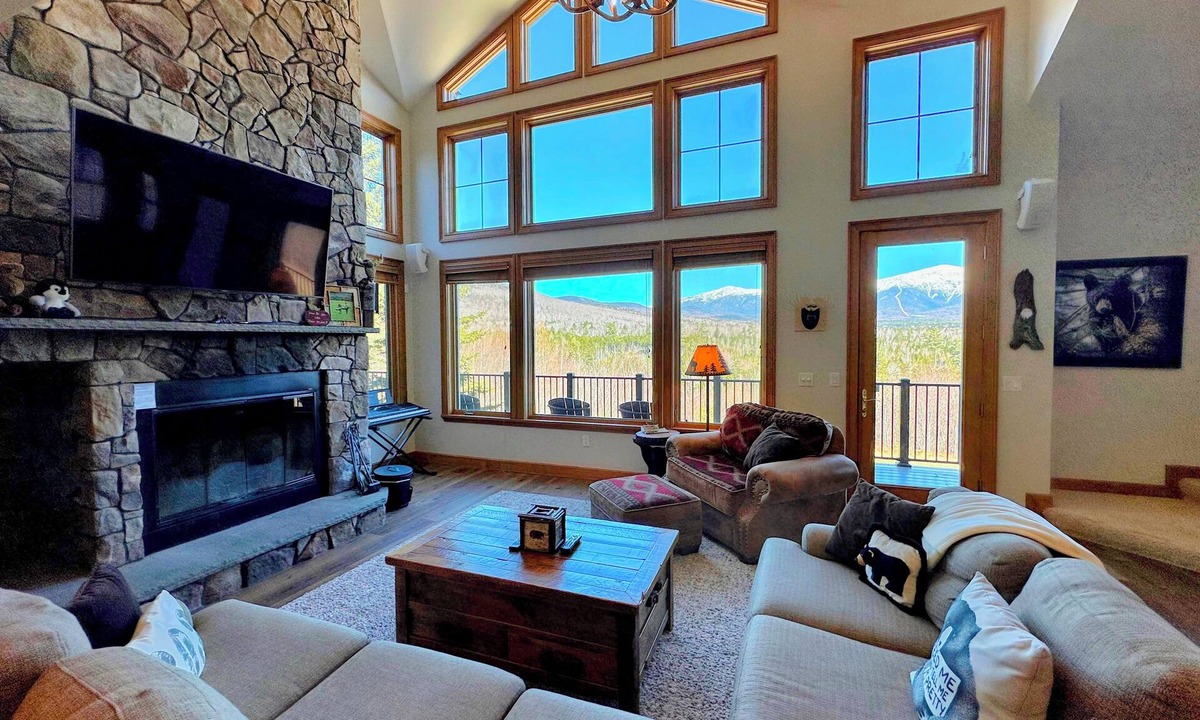 Bretton Woods Villa | MM1 Luxury Home, Walk to Mount Washington Hotel! AC, Heated Floor, Stunning Views Pool Gym!