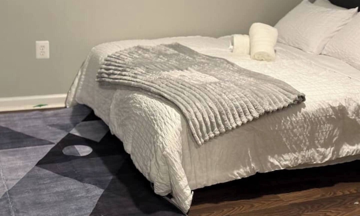 Bloomingdale House | Modern 9BR Home Spacious Stay Near the Metro