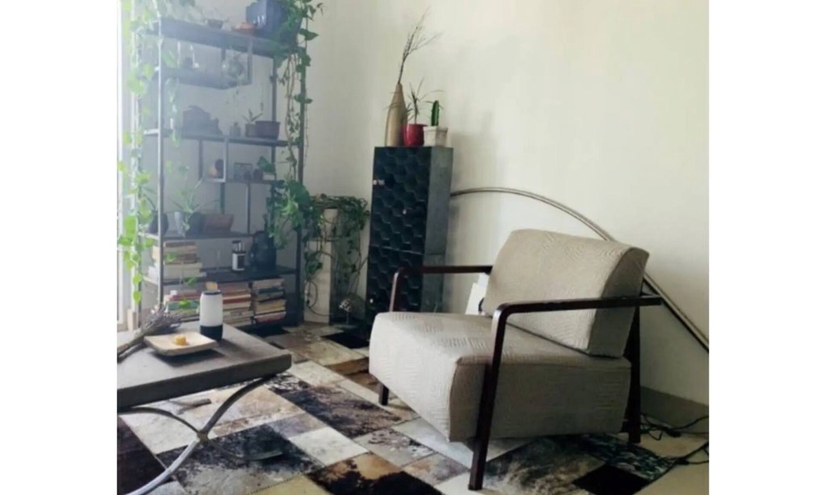 Mount Vernon Apartment | Modern Apartment in downtown historic building